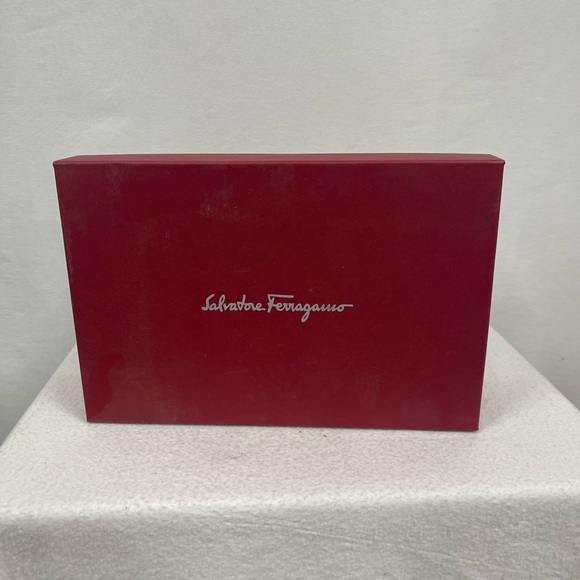 Salvatore Ferragamo - Osimoglit Womens Leather Slip On Pumps Heels in Silver NWT - Picture 10 of 10